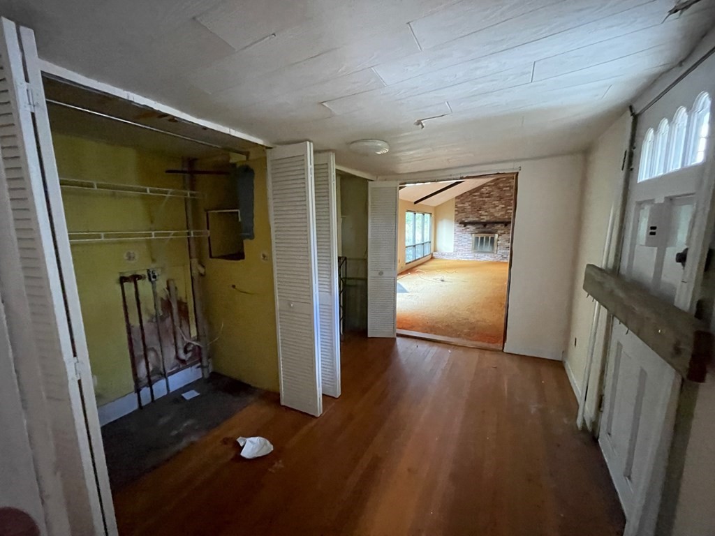 65 Beacon St Property Photo 6