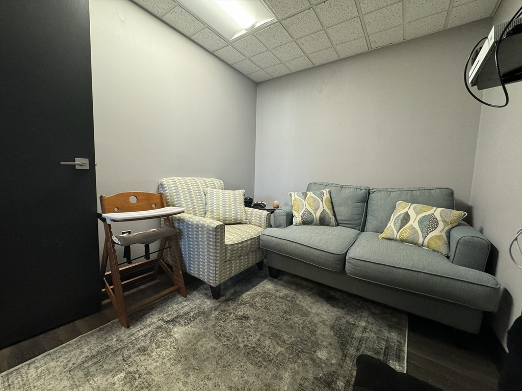 190 Russell Street Property Photo 8