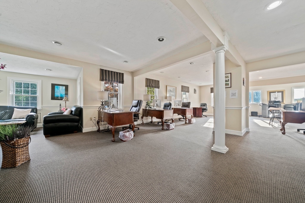 285 Washington Street Property Photo 5