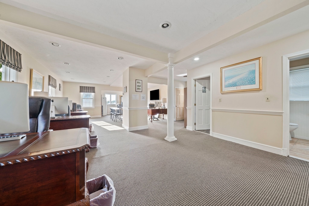 285 Washington Street Property Photo 7