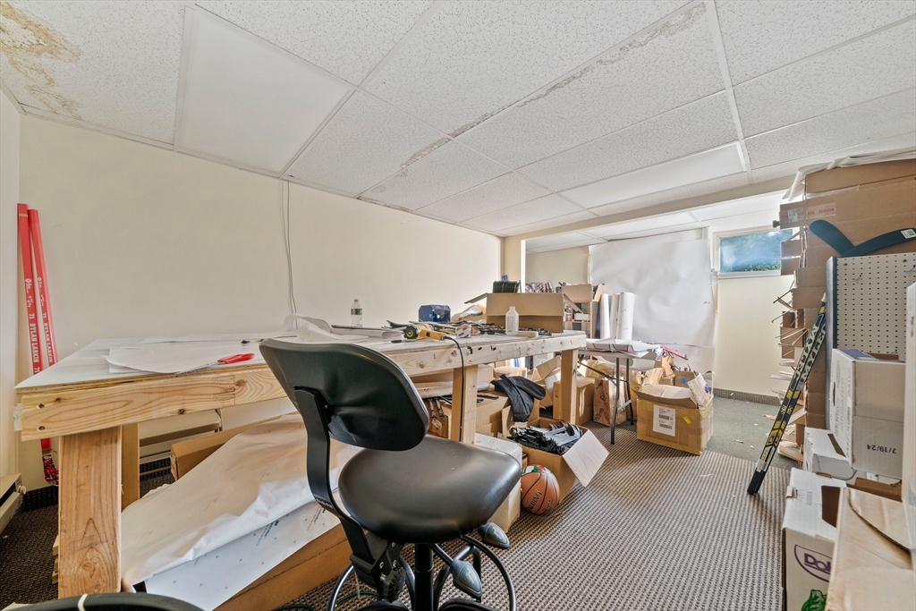 285 Washington Street Property Photo 11
