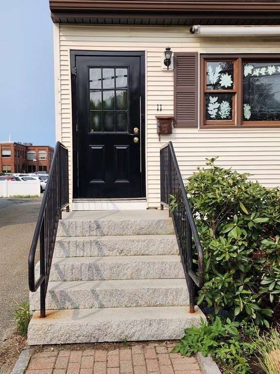 11 Bartlet St # 2 Property Photo 3