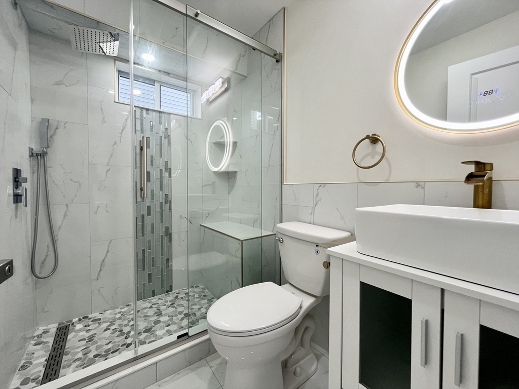 11 Burrell St Property Photo 4