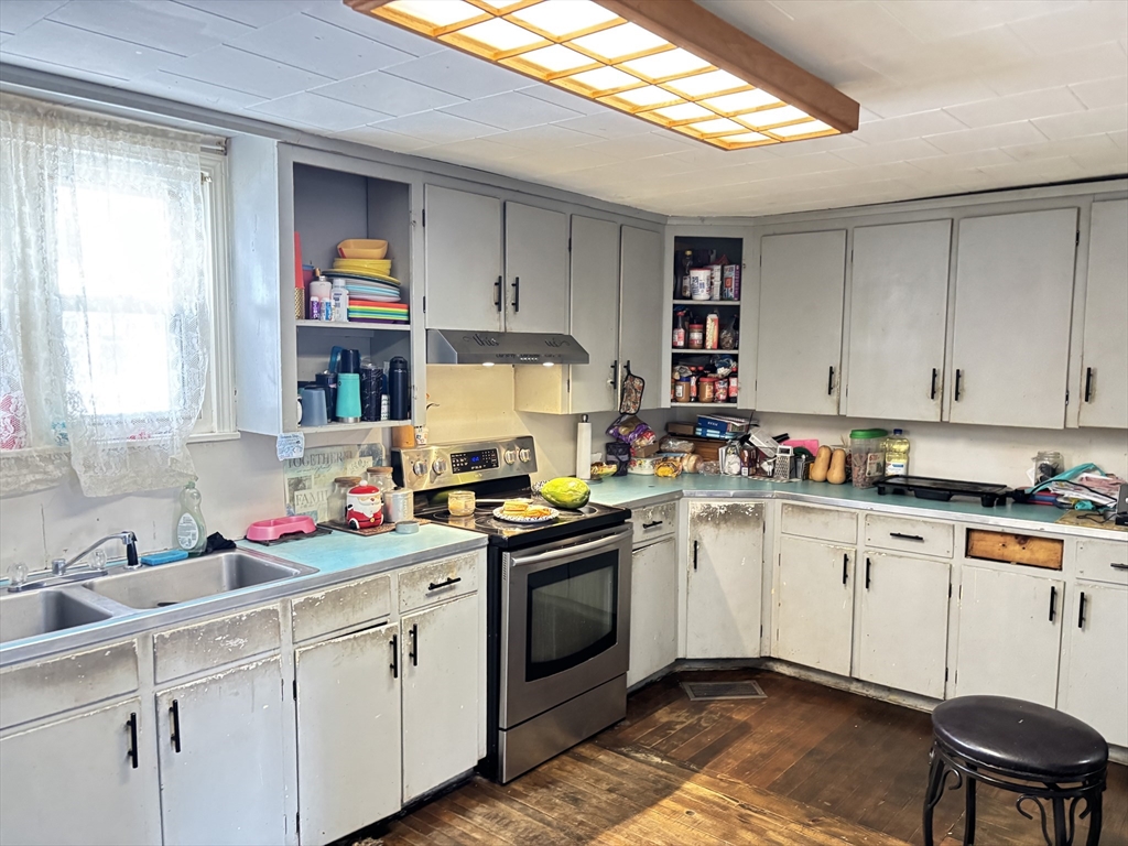 43 Pleasant St Property Photo