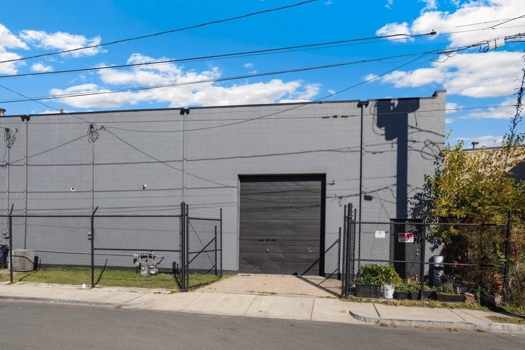 1 Hadley Court Property Photo 1