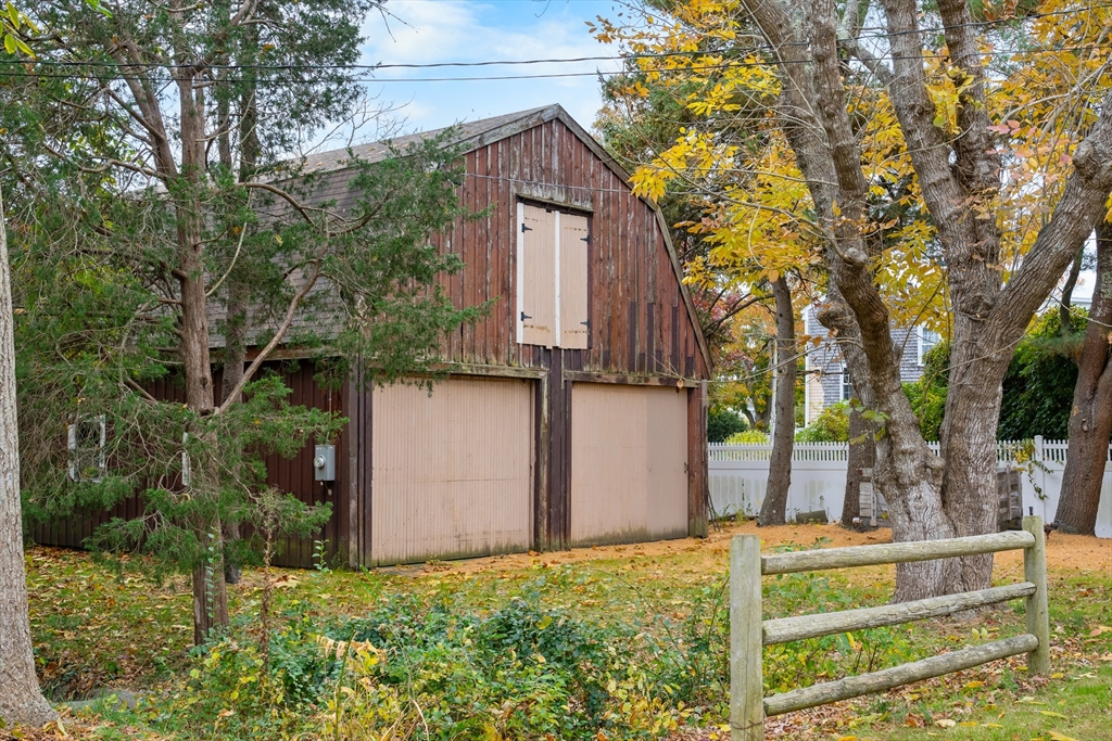 4 Captain's Lane Property Photo 1