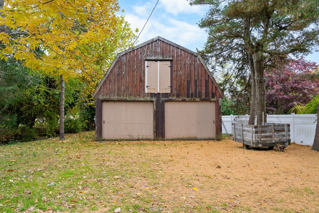 4 Captain's Lane Property Photo 2