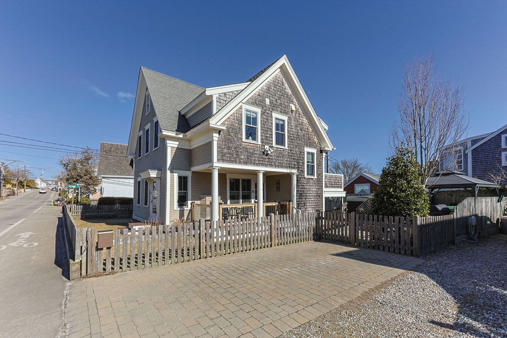9 Bradford Street Property Photo