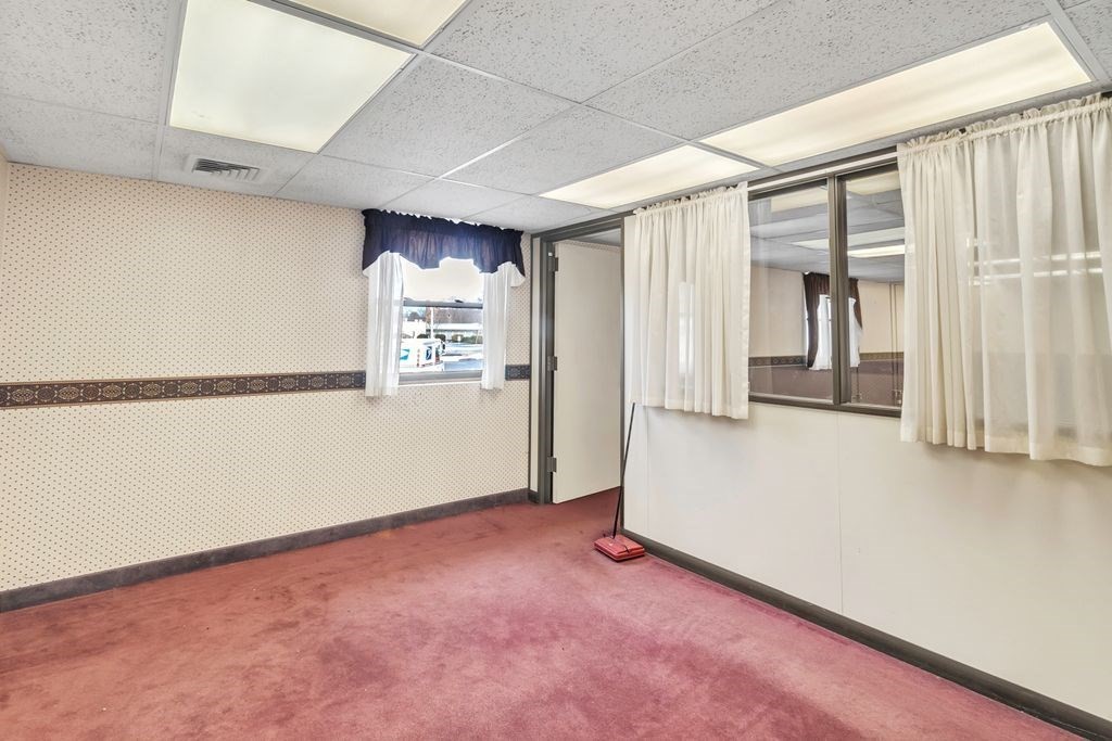 229 Park Ave Property Photo 8