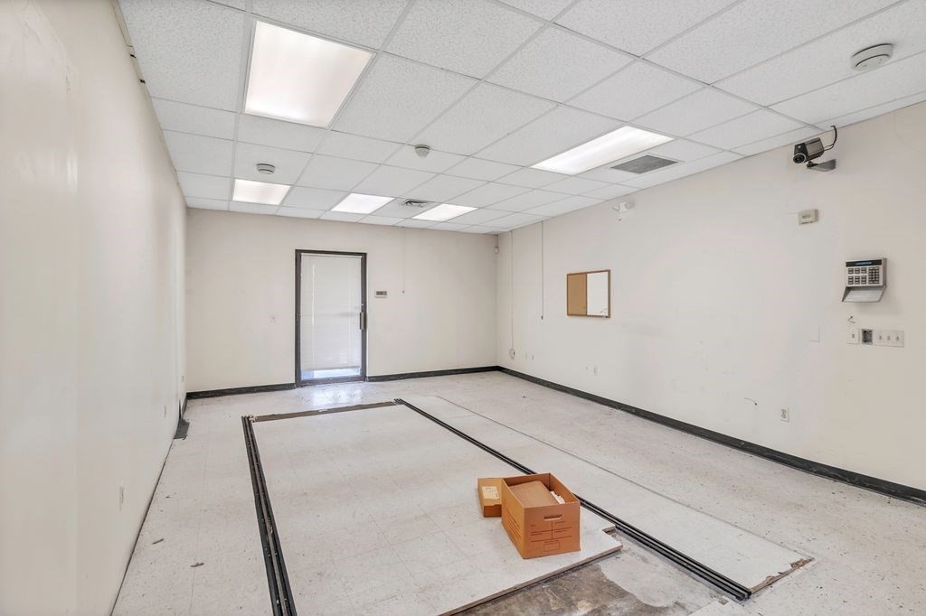 229 Park Ave Property Photo 10