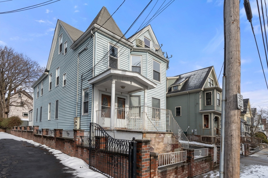 71 Berkeley St Property Photo 3