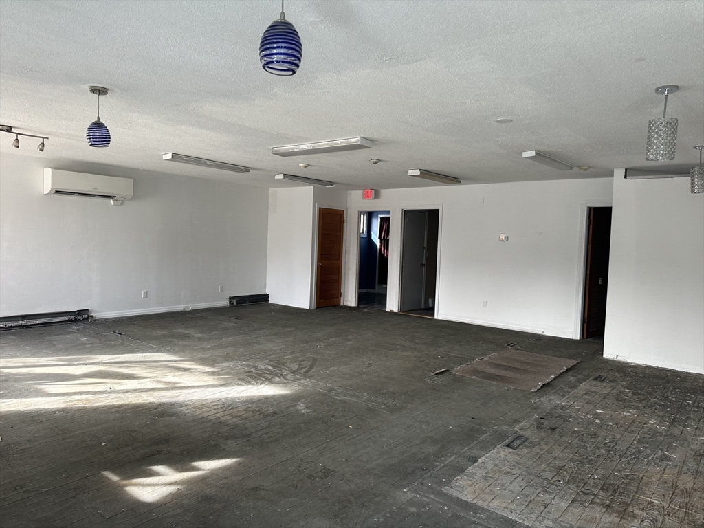 194 Rockdale Ave # 1l Property Photo 2