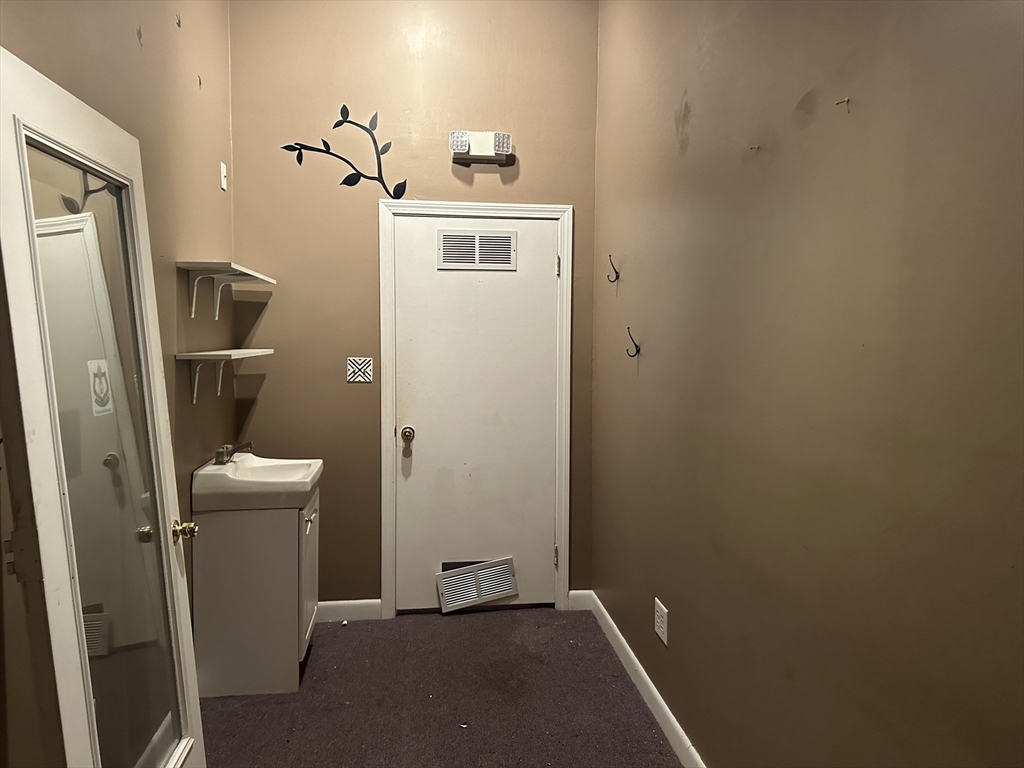 194 Rockdale Ave # 1l Property Photo 8