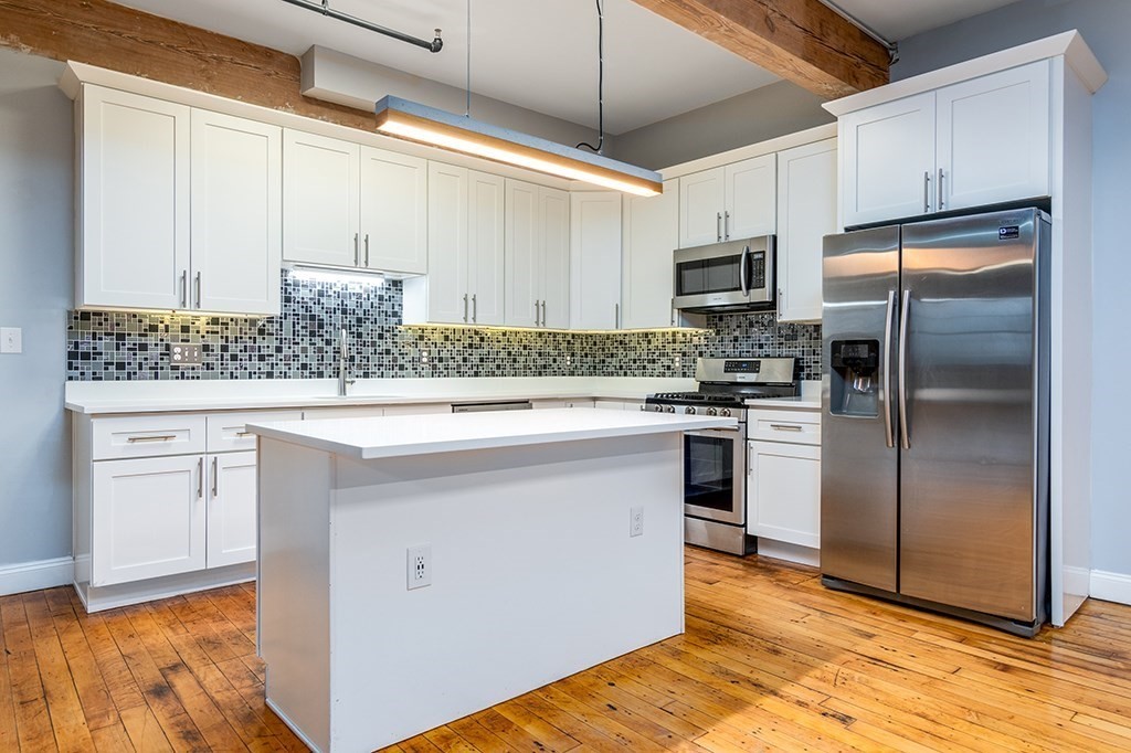 396 Roosevelt Avenue # 6 Property Photo
