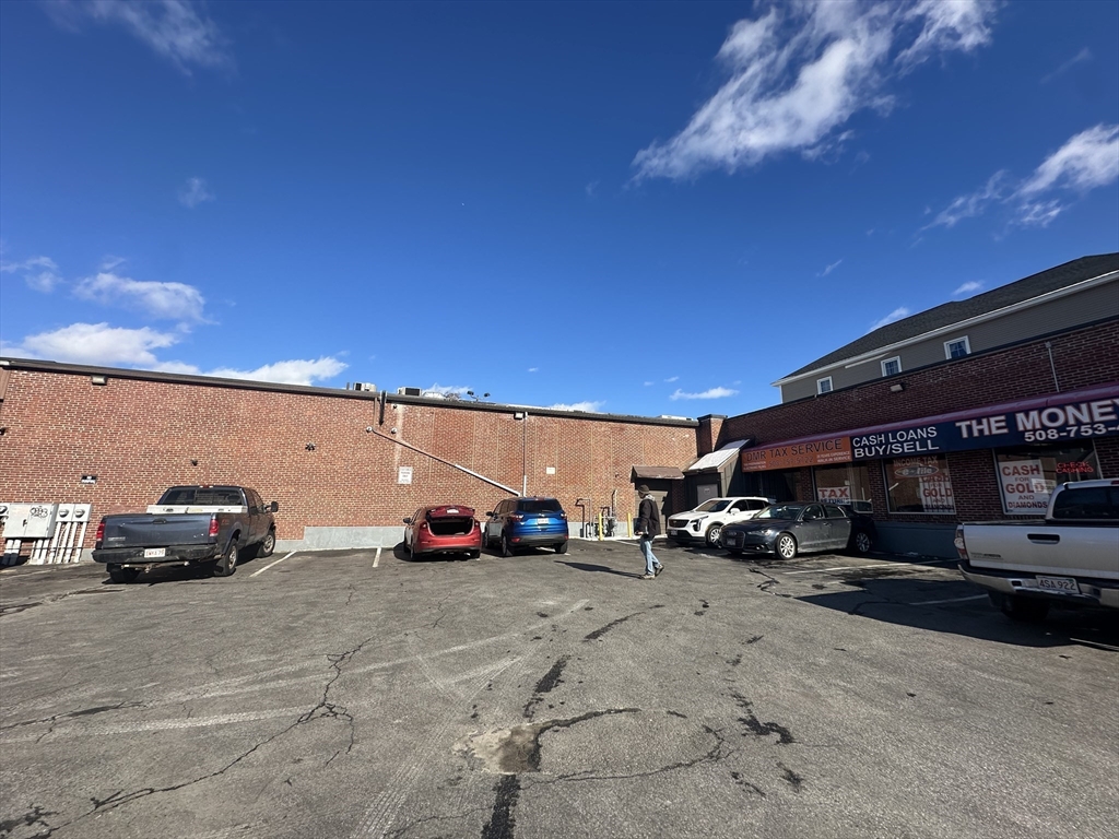 477 Park Property Photo 3
