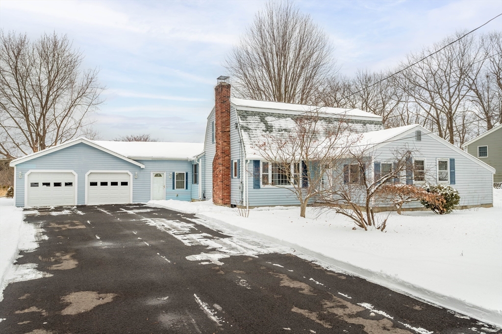 413 Hollis Rd Property Photo