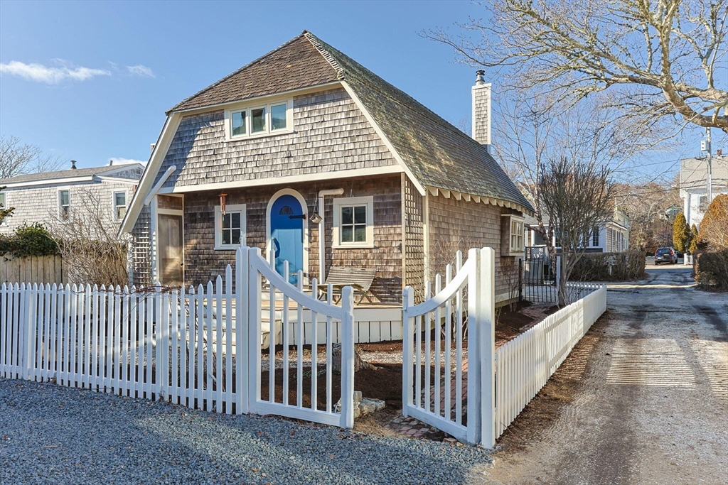 2 Daggett Lane Property Photo