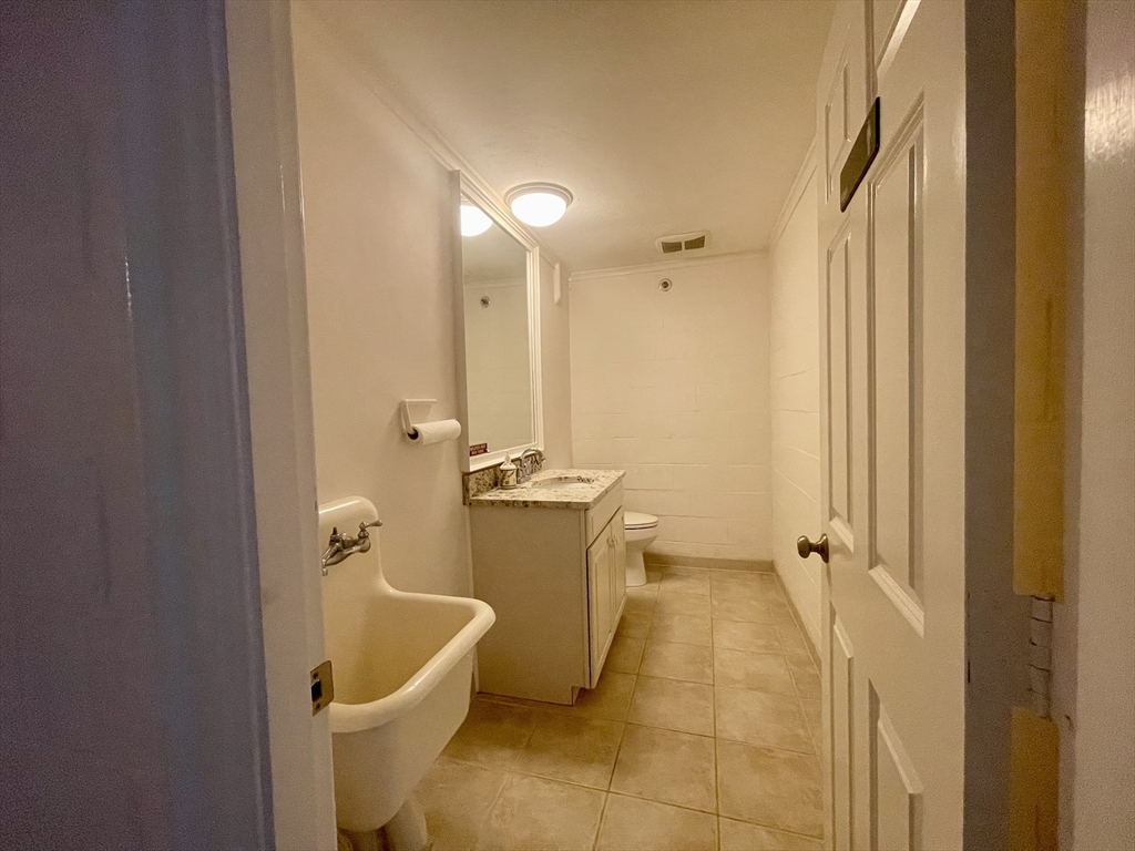 338 Main St Property Photo 18