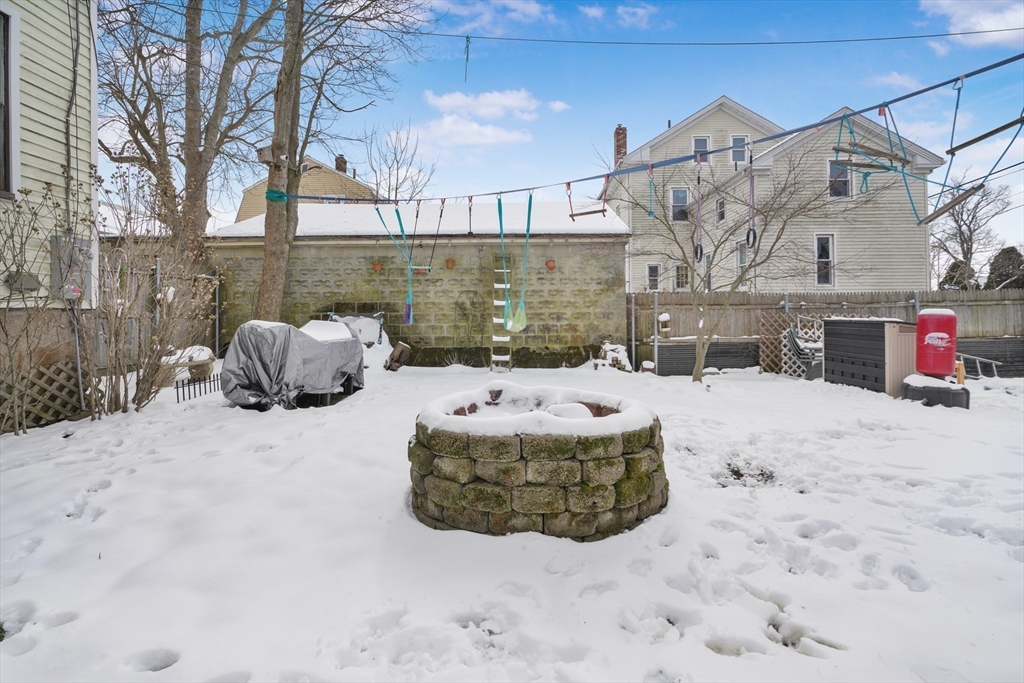 14 Spruce St Property Photo 6