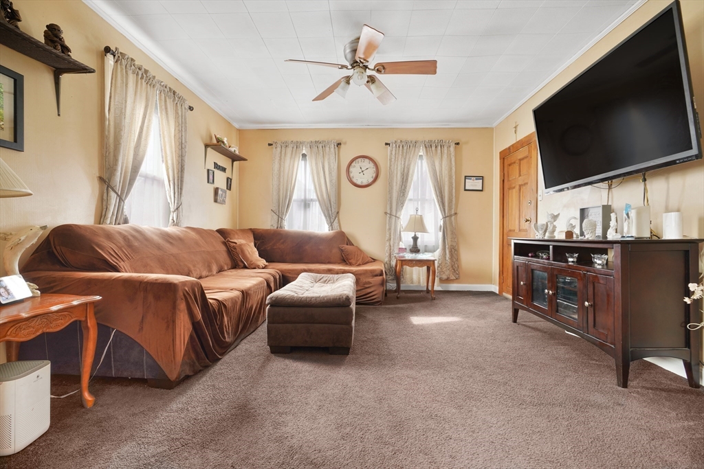14 Spruce St Property Photo 9