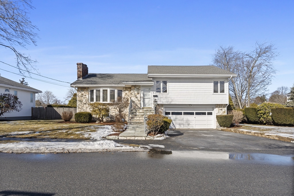 5 Arlyn Rd Property Photo