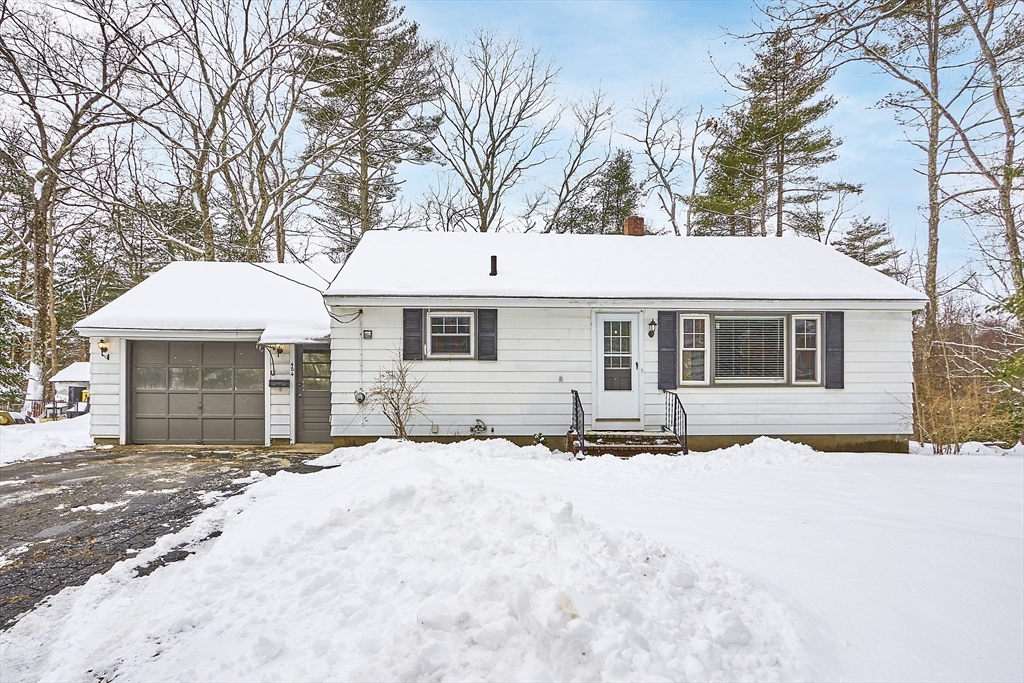 484 Intervale Ave Property Photo