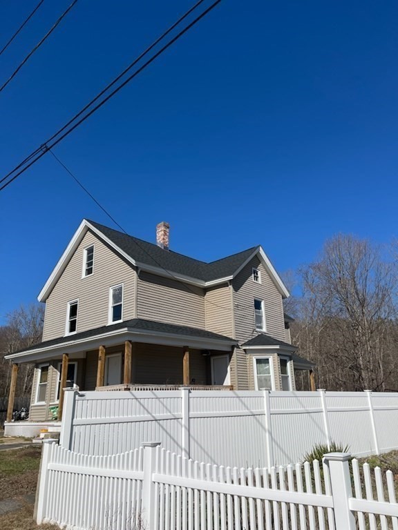 18 Dean St Property Photo 2