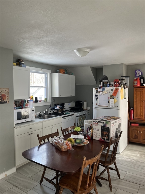 18 Dean St Property Photo 7