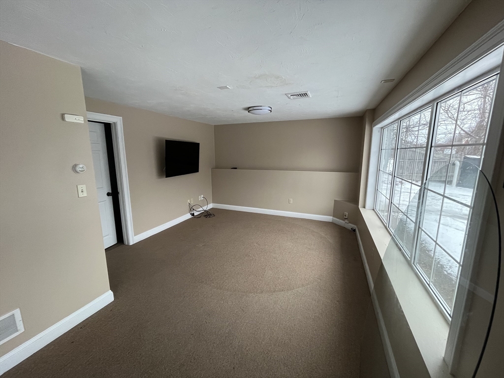 11 Center St # 1 Property Photo 6