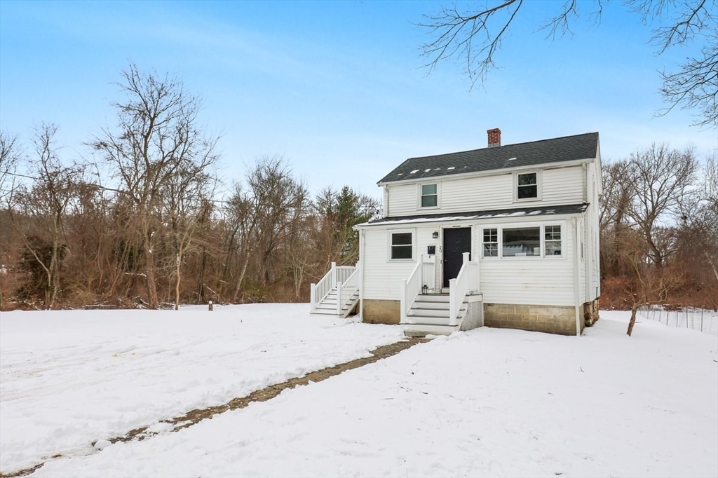 20 Pleasant St Property Photo