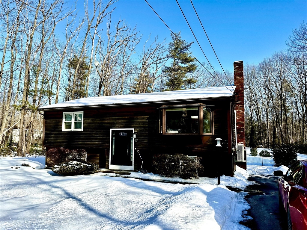 47 Newcomb Rd Property Photo
