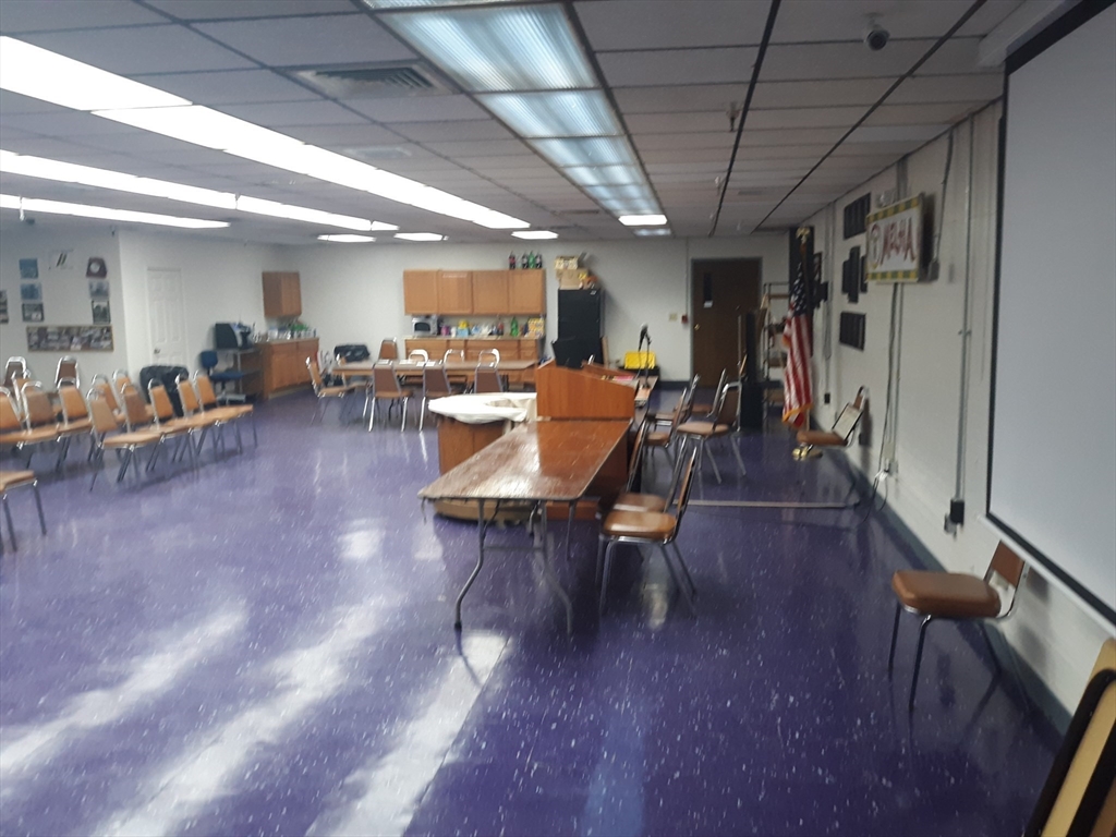 270 Main St # I Property Photo 2