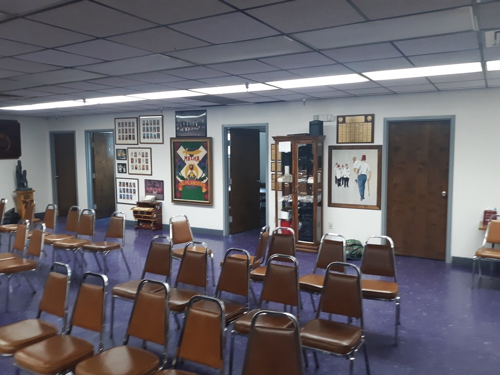 270 Main St # I Property Photo 4