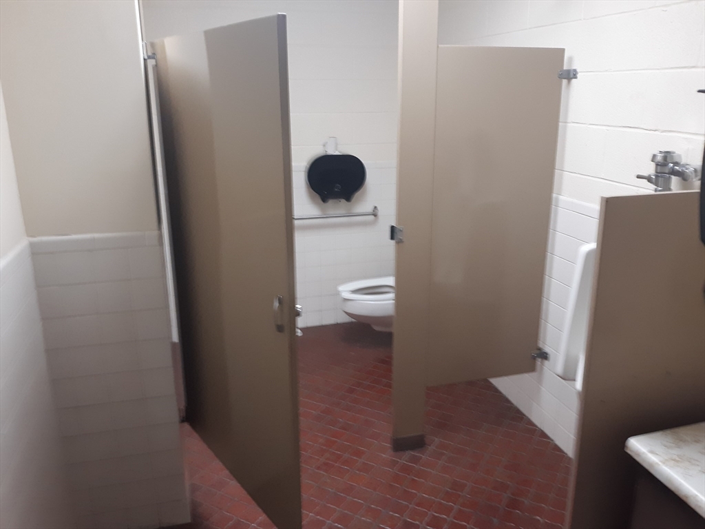 270 Main St # I Property Photo 5