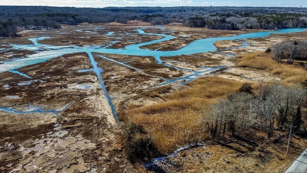 566 Route 6a Property Photo 14