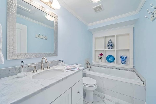 272 Central Ave (weekly Summner ) Property Photo 7