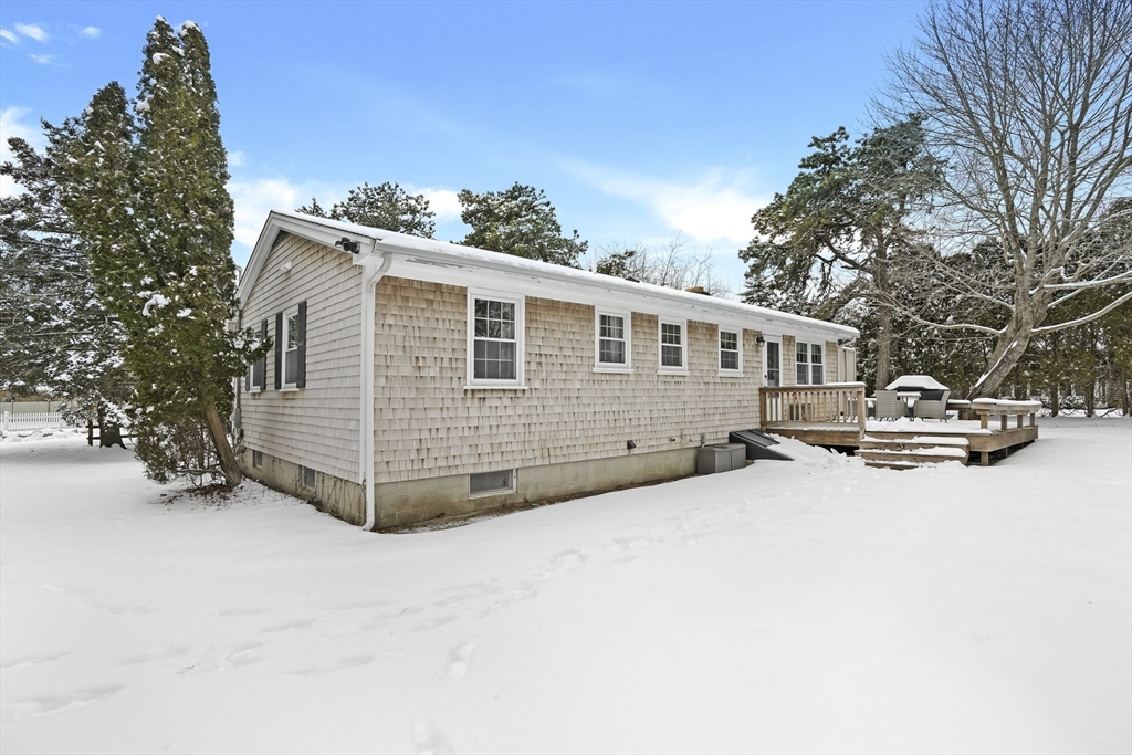 37 Knoll Dr Property Photo 3