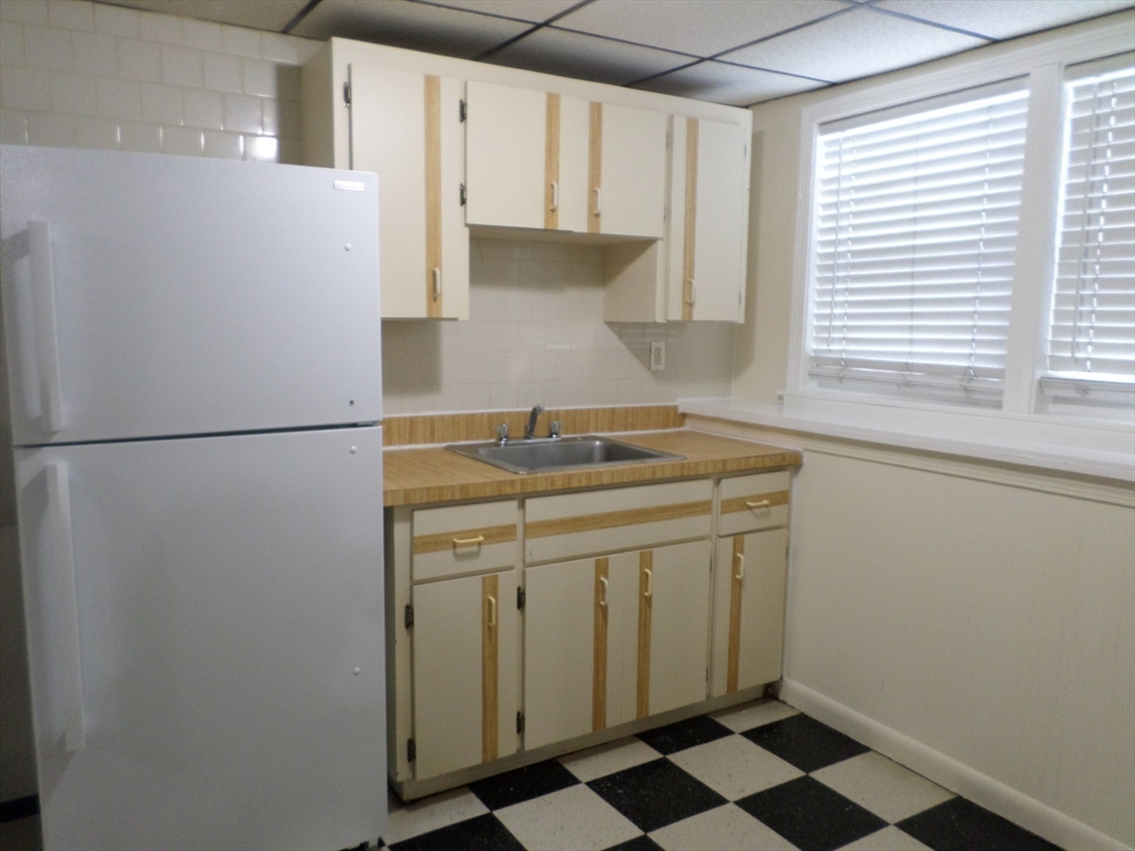 57 Bloomingdale St Property Photo 7