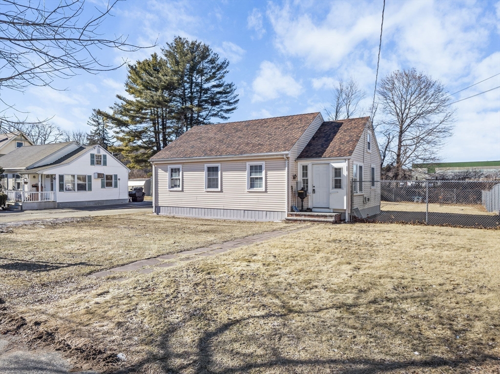 135 Mendon St Property Photo 27
