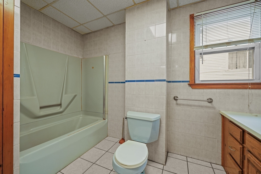337 Columbia Street Property Photo 27