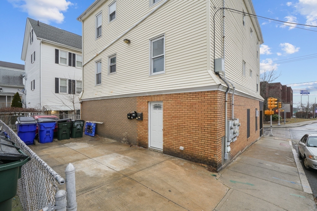 337 Columbia Street Property Photo 40