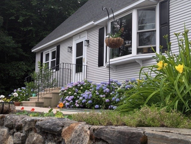 2 Laurie Ln Property Photo