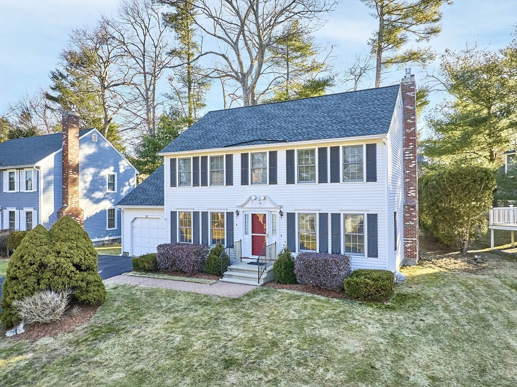 92 Stonegate Rd Property Photo