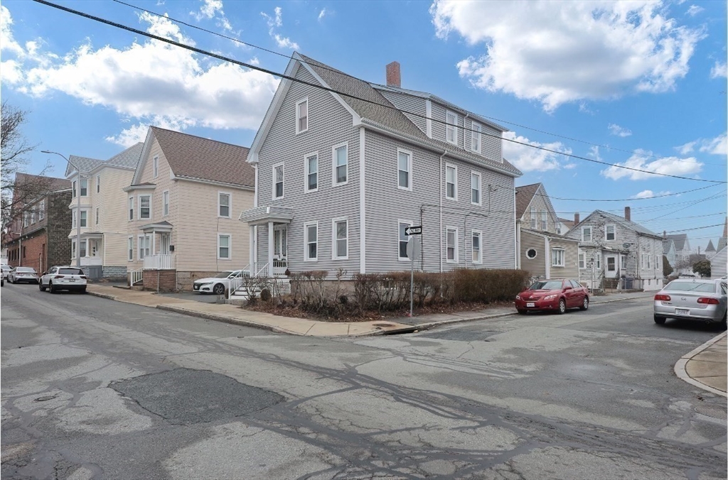 531 Rivet St Property Photo 3