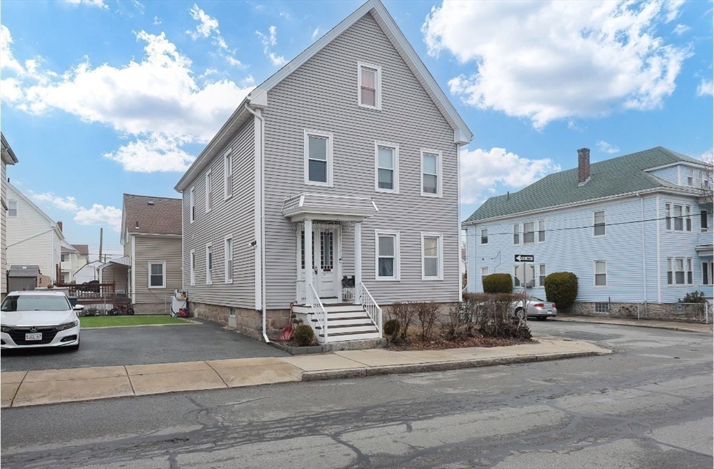 531 Rivet St Property Photo 6