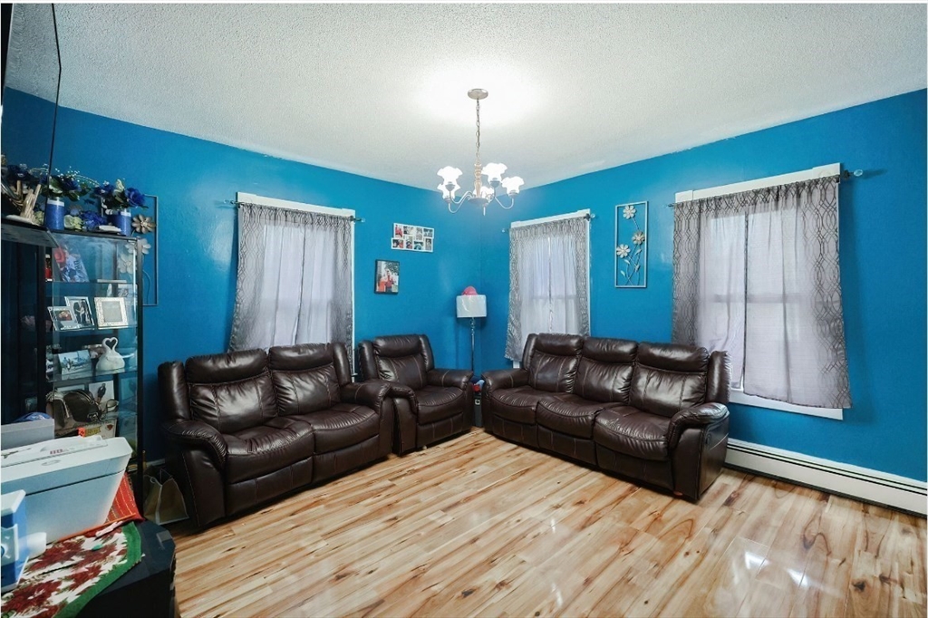 531 Rivet St Property Photo 9
