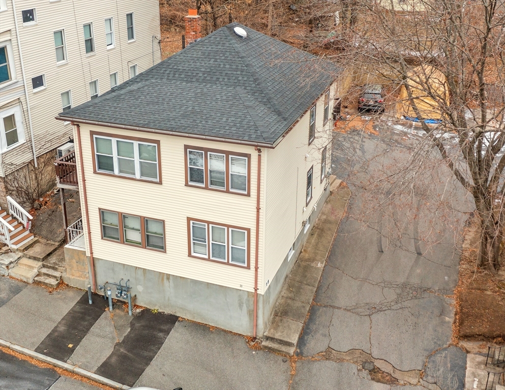 18 Creston St Property Photo 2