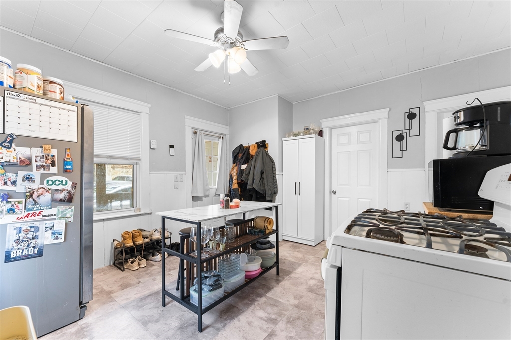 18 Creston St Property Photo 8