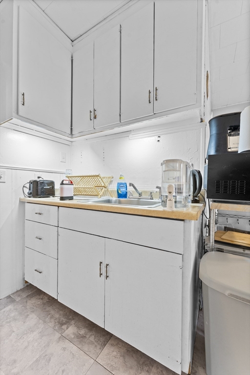 18 Creston St Property Photo 10