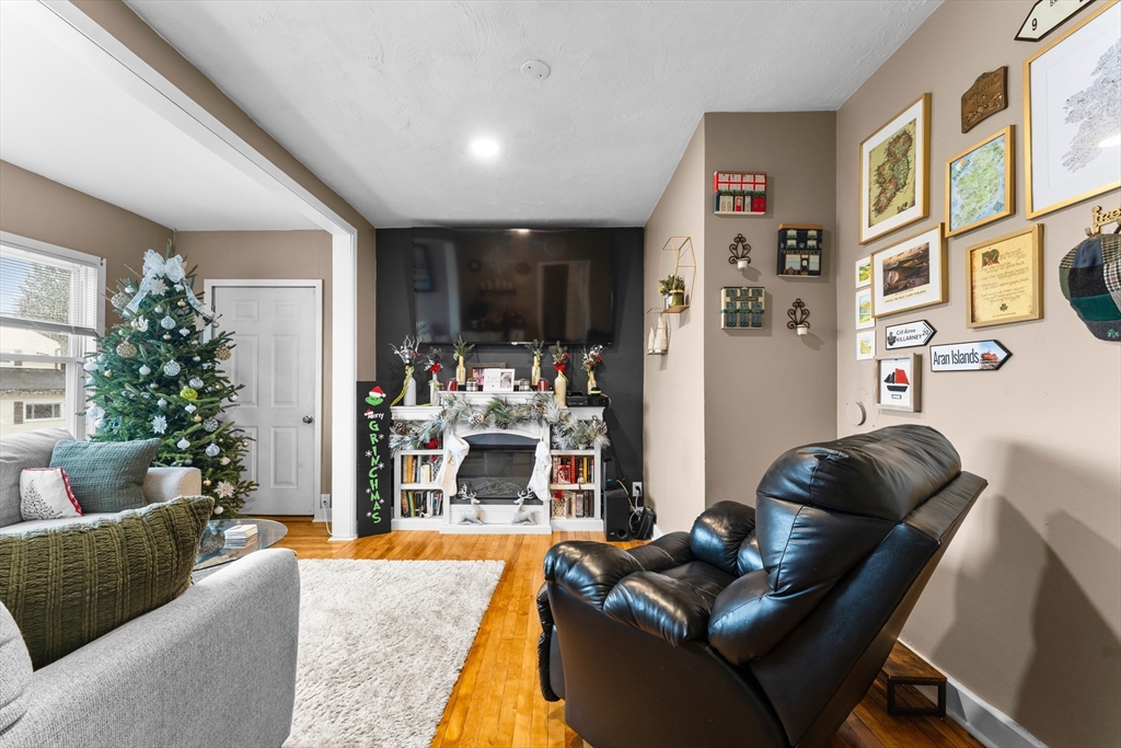 18 Creston St Property Photo 18